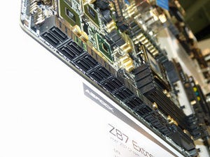 COMPUTEX TAIPEI 2013 - ASRock、SAS×16ポートのクレイジーマザー「Z87 Extreme11」をデモ