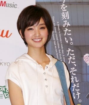 剛力彩芽「まだ10代の気持ちがわかる!」｢閃光ライオット」応援ガールに決定