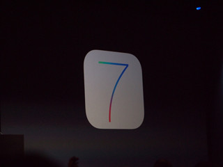 WWDC 2013レポート - iOS 7登場 - デザインの「モダン化」とiPhoneを生まれ変わらせるOS