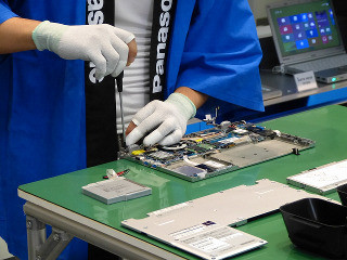 パナソニックが神戸工場でノートPCの事業戦略を説明 - 新ショールームも公開