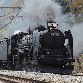 JR東日本、秋田DCでC61牽引SL列車が奥羽本線を走行 - 駅舎リニューアルも