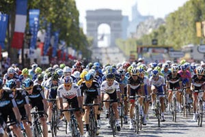 東京都・六本木ヒルズでツール・ド・フランスを生中継!　仏ワインの試飲も