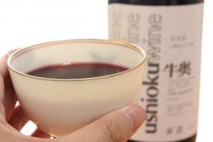 湯飲み茶碗で晩酌!?　山梨県でビッグな「一升瓶ワイン」が愛される理由