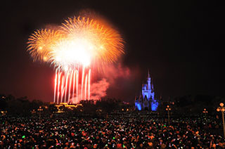 東京ディズニーランドとディズニーシーが年越しパスポートの申し込み開始