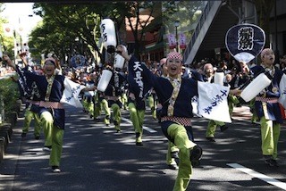 東京都・原宿で「スーパーよさこい」開催 -「うどん日本一決定選手権」も!