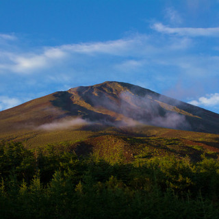 山頂はバカッ速! 富士山で主要キャリアのスマホのLTEを試してきた