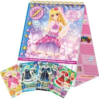 『アイカツ！』ジャンボカードダス型の卓上カレンダー、春夏秋冬カードも付属