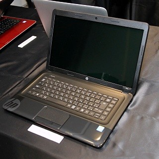 日本HP、エントリーノートPC「HP 2000-2d00」の2013年秋冬モデル