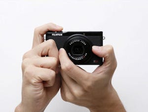 富士フイルム、像面位相差で高速AFを実現した高級コンデジ「FUJIFILM XQ1」