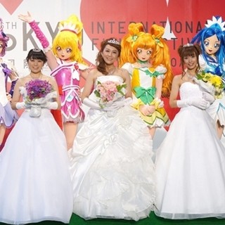 生天目仁美、渕上舞、宮本佳那子がウェディングドレス姿で『プリキュア』を祝福!