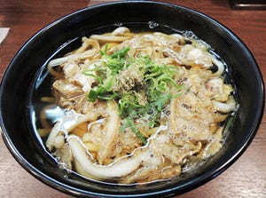 大阪府では飲みのシメはラーメンでなくうどん!? 「かすうどん」ってなに?