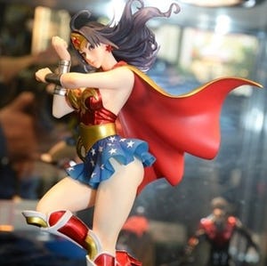 秋葉原にアメコミヒーローが集結!「DC＆WBヒーローズフェスティバル2013」開催