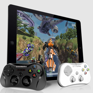 SteelSeries、iOS 7用ゲームコントローラ「Stratus」 - マルチプレイに対応