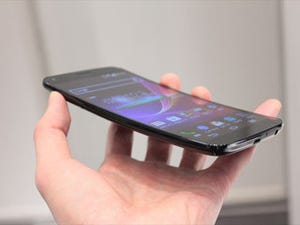 KDDI、曲面スマホ「G Flex LGL23」を発表 - 1月25日発売