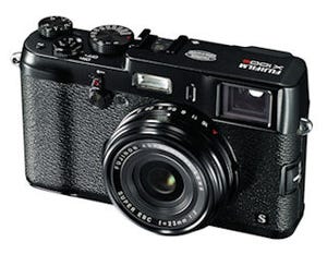 富士フイルム、APS-Cセンサー搭載の「FUJIFILM X100S」限定黒モデル