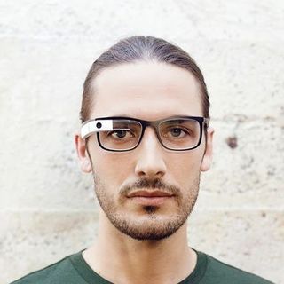 Google、度付きレンズ対応のGoogle Glass フレーム