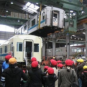 小田急電鉄、大野総合車両所で親子見学会 - ロマンスカー簡易運転台体験も