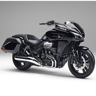 ホンダ、クルーザーモデルのフラッグシップ「CTX1300」を発売