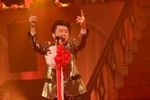 桑田佳祐『ひとり紅白』映像化! "ジジイ･ガガ"ほか全55曲完全収録