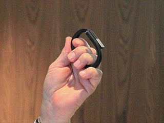 新しくなったJawboneのリストバンド型デバイス「UP24」は何がすごいのか