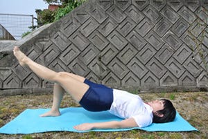 太ももなどを強化する体幹トレーニング - 間違った筋トレを正す