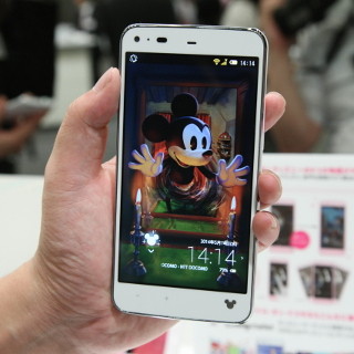 写真で見るドコモ 2014夏モデル - 「Disney mobile on docomo SH-05F」編