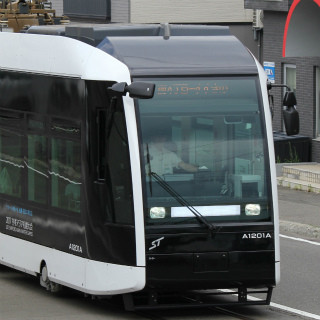 北海道の札幌市交通局、新型低床車両「ポラリス」貸切企画の募集結果を発表