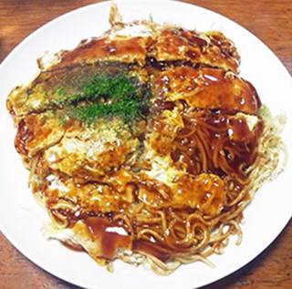 大阪府vs.広島県どちらが本家? お好み焼き文化のルーツを名店とともに探る!