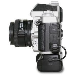 JTT、「ニコン Df」と「ソニー α6000」用のバッテリーグリップ