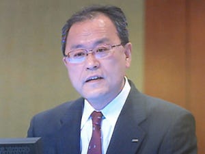 KDDI田中社長、スマホ向け外付けメモリ不正取引疑惑の真相を説明