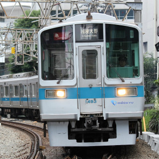 小田急線相模大野駅で脱線事故 - 新百合ヶ丘～海老名間など運転見合わせに