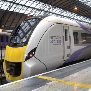 日立製作所、英国市場向け標準型近郊車両「AT-200」実物大モックアップ公開