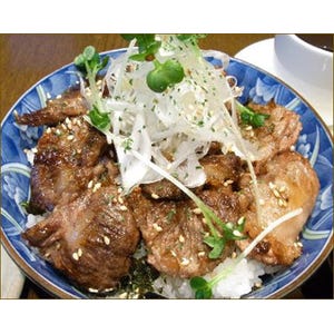 オムライスから海老丼まで! 全58店の"どんぶり"食べ比べイベント開催