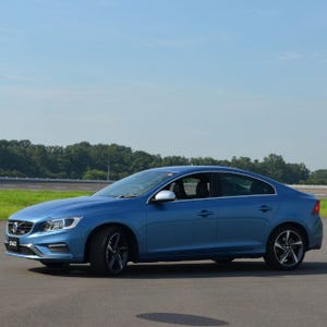 ボルボ「S60 / V60 T4 R-DESIGN PLUS」発売 - 安全装備追加した特別仕様車