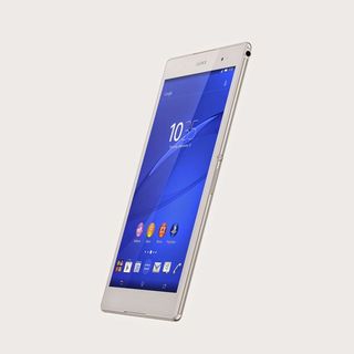 ソニーモバイル、PS4で遊べる世界最薄「Xperia Z3 Tablet Compact」