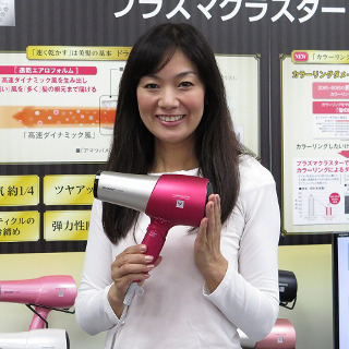 シャープ、ただ乾かすだけじゃないヘアケア家電 - キューティクルを保護するプラズマクラスタードライヤーで明日の髪も美しく