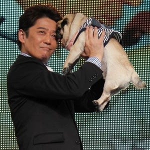 坂上忍、愛犬パグゾウとデレデレ2ショット披露!「ハリウッドより犬が大事」