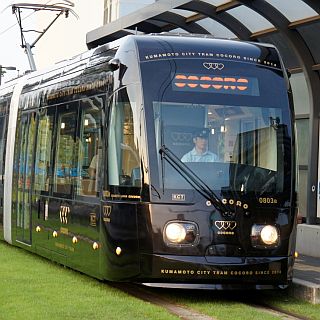 熊本市交通局「COCORO」水戸岡デザインの新型超低床電車、10/3から運行開始