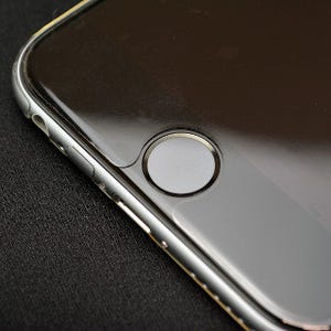 スペック、iPhone 6/6 Plus向け0.25mm極薄保護フィルム10月下旬発売