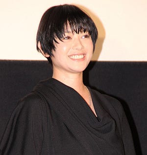 真木よう子、瑛太とのキス失敗に結果オーライ「爆笑してくれたからいいか」