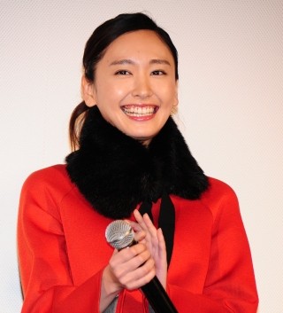 母親･妻役に初挑戦の新垣結衣、大泉洋とは「夫婦の近い距離感は出せた」