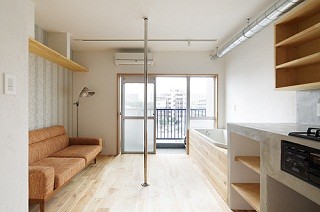 部屋の中でポールダンス!? - 7つの条件を備えた「婚活マンション」とは