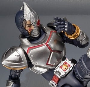 S.H.Figuarts初!頭部破損状態の『仮面ライダーブレイド ブロークンヘッド』