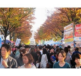 東京都・代々木公園で「ワールドクリスマスフェスティバル」開催