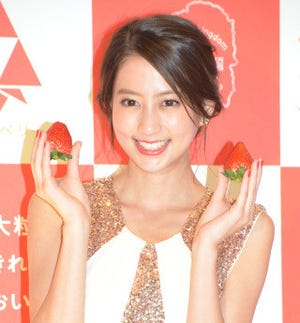 河北麻友子、ドレスからのぞく美脚で魅了｢来年もやり残すことがない1年に」