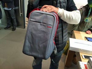 Apple Store、恒例の初売りを開催 - Lucky Bagを求め1,000人近い行列が!