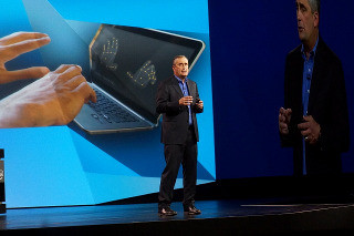 CES 2015 - CESが開幕、初日講演でIntelのKrzanich CEOが未来を語る「あらゆるモノにインテリジェンスを」