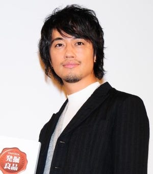 斎藤工、今は人肌より「湯たんぽと銭湯でぬくもりをチャージ」