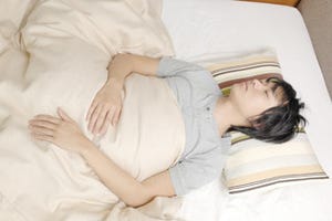 3割が睡眠不足で仕事や家事に支障 - 「体調崩し長期休暇」「夫にイライラ」