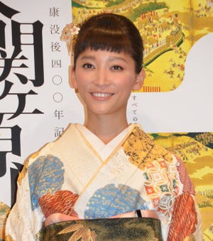 新婚の杏、着物姿で歴女っぷりを披露 - 目指す女性像は「強く家族を守る」